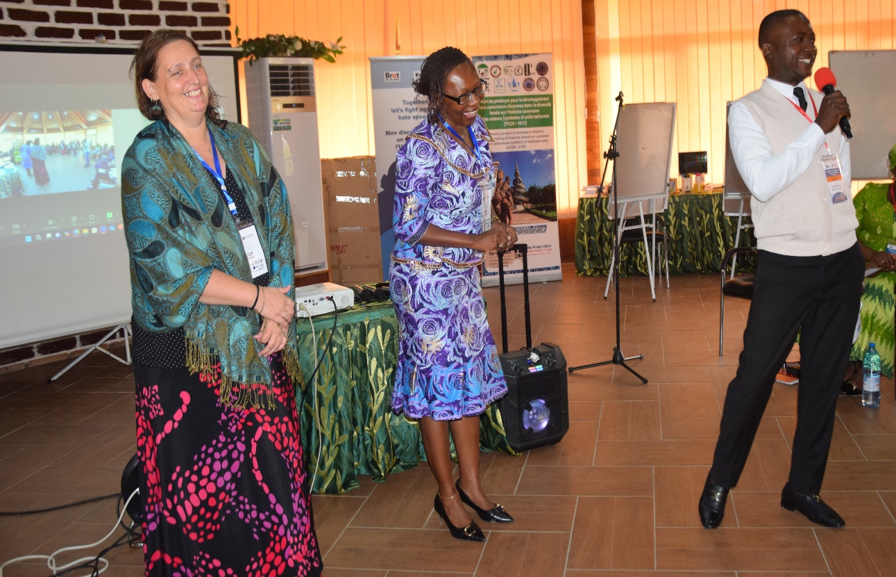 C:\Users\DELL\Documents\Site Peace Work Africa\2025 Publications\atelier annuel 2025\COORDO et partenaires.JPG